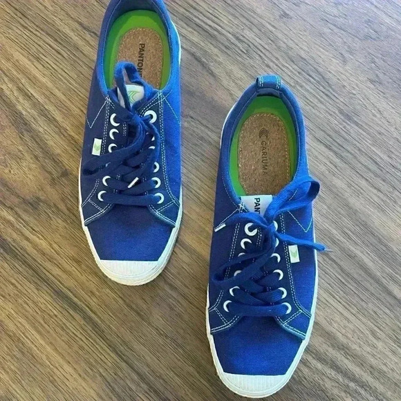 Cariuma x Pantone OCA low-top canvas sneakers - Picture 2 of 5